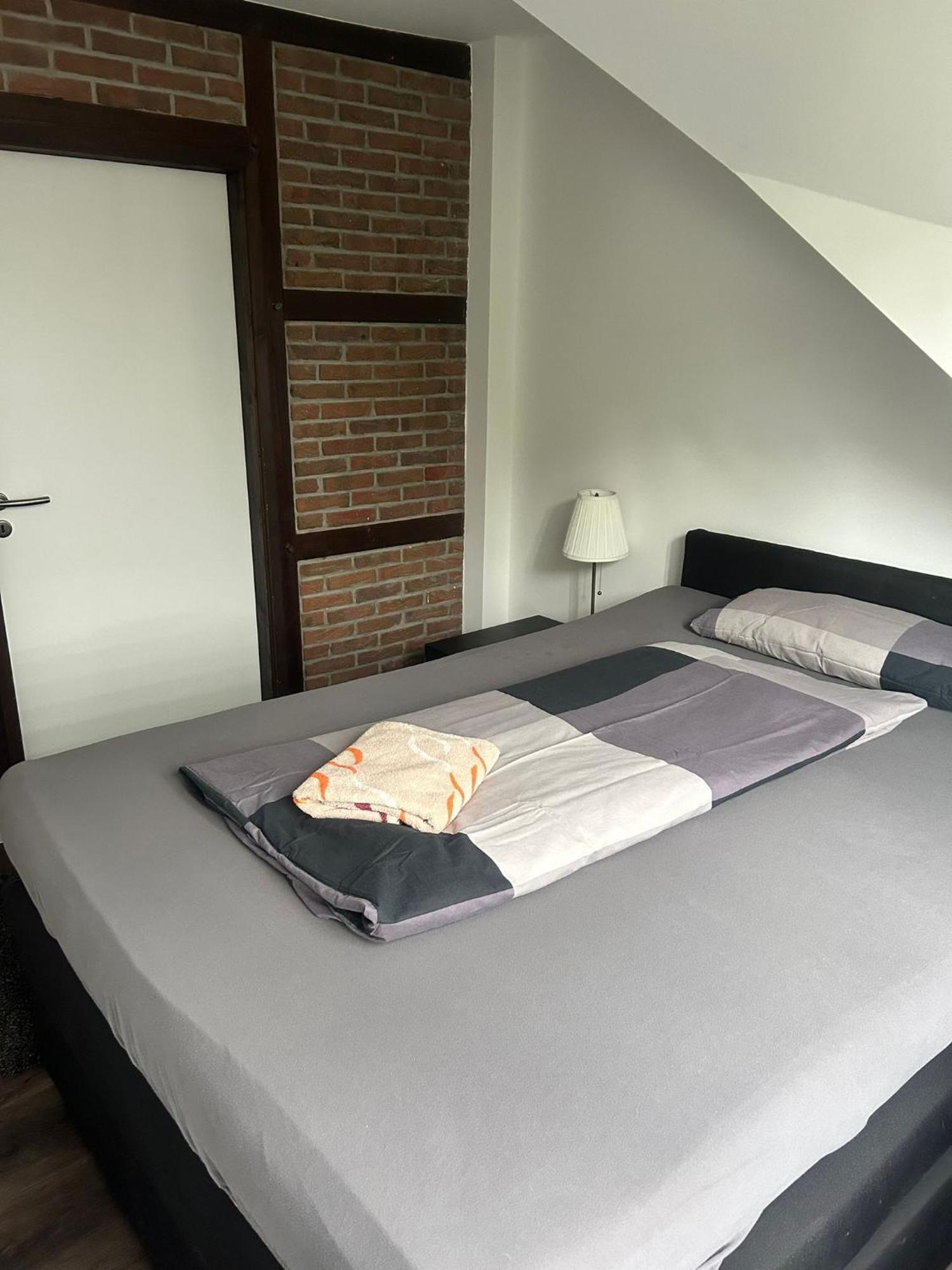 Schoenes Apartment Mit Dachterrasse Oldenburg Exterior photo