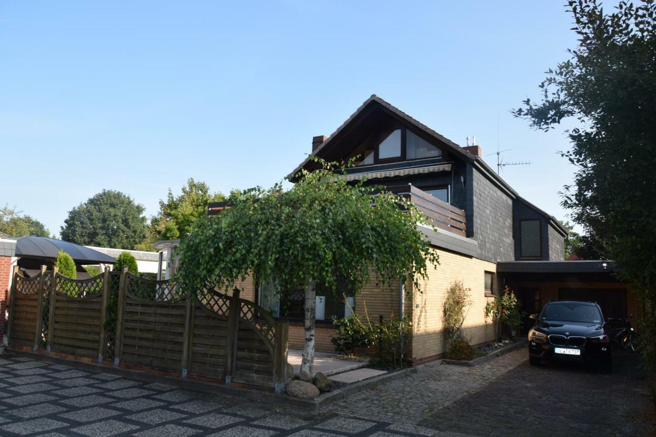 Schoenes Apartment Mit Dachterrasse Oldenburg Exterior photo